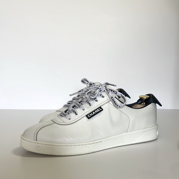 chanel weekender sneakers